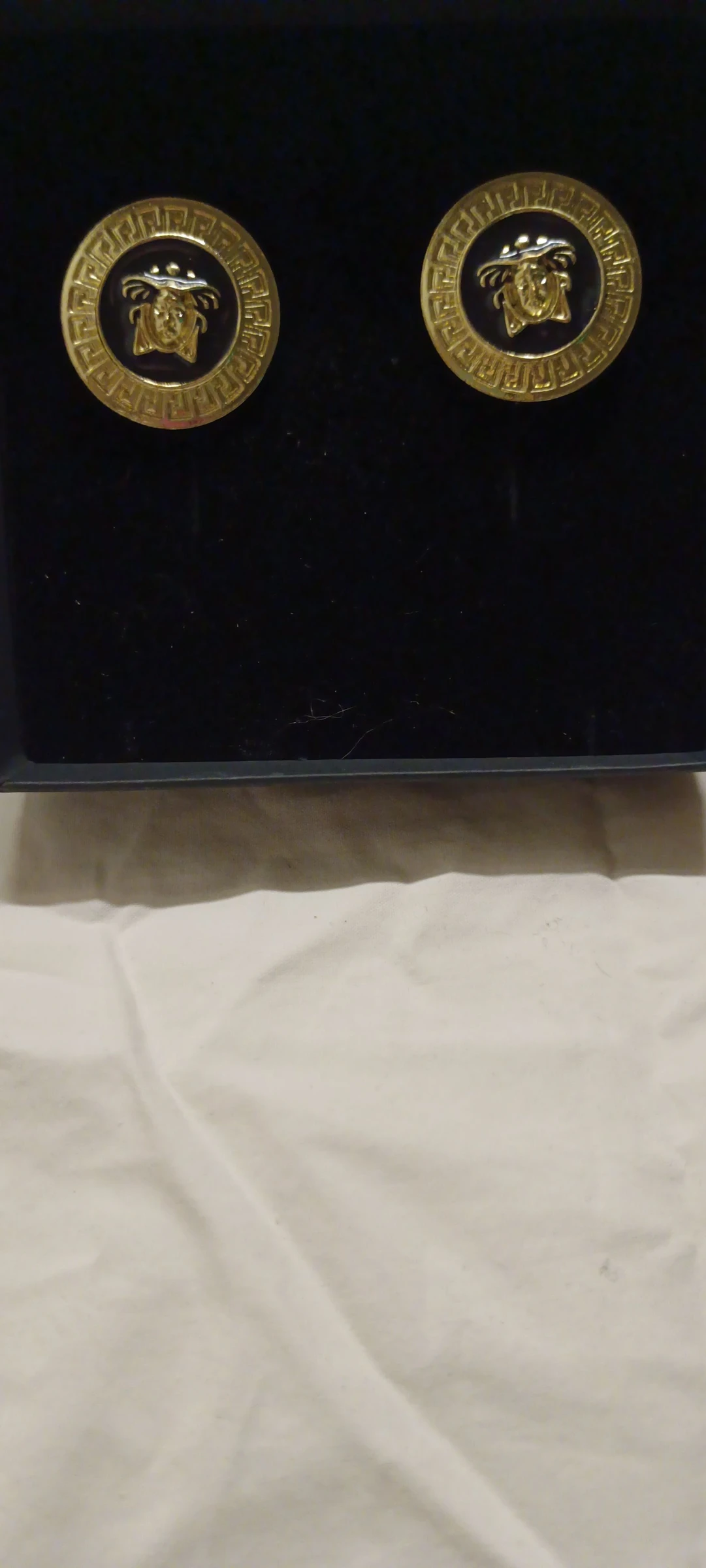 Pendientes dorados y negros elegantes para eventos de acero inoxidable hipoalergénico 